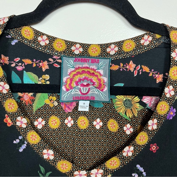 Johnny Was Janie Favorite Short Sleeve V Neck Swing Tee Small Floral Colorful - Picture 5 of 8